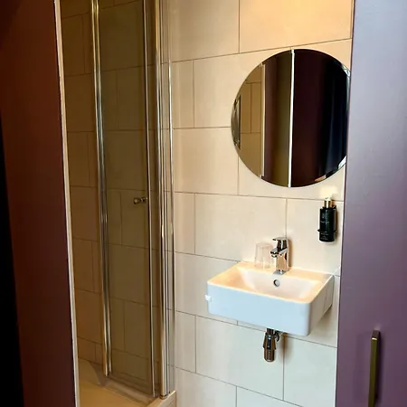 לינה וארוחת בוקר Willem Ii רורמונד